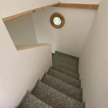 Montee Fleurie Apartment