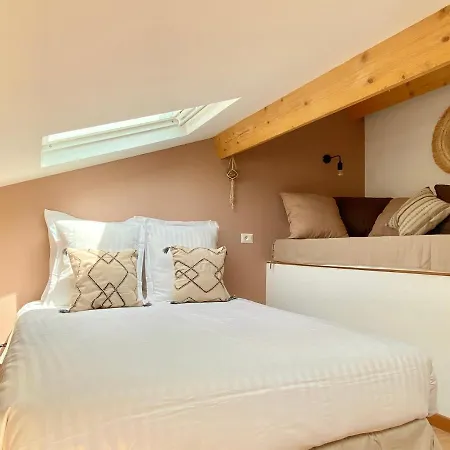 Apartment Montee Fleurie